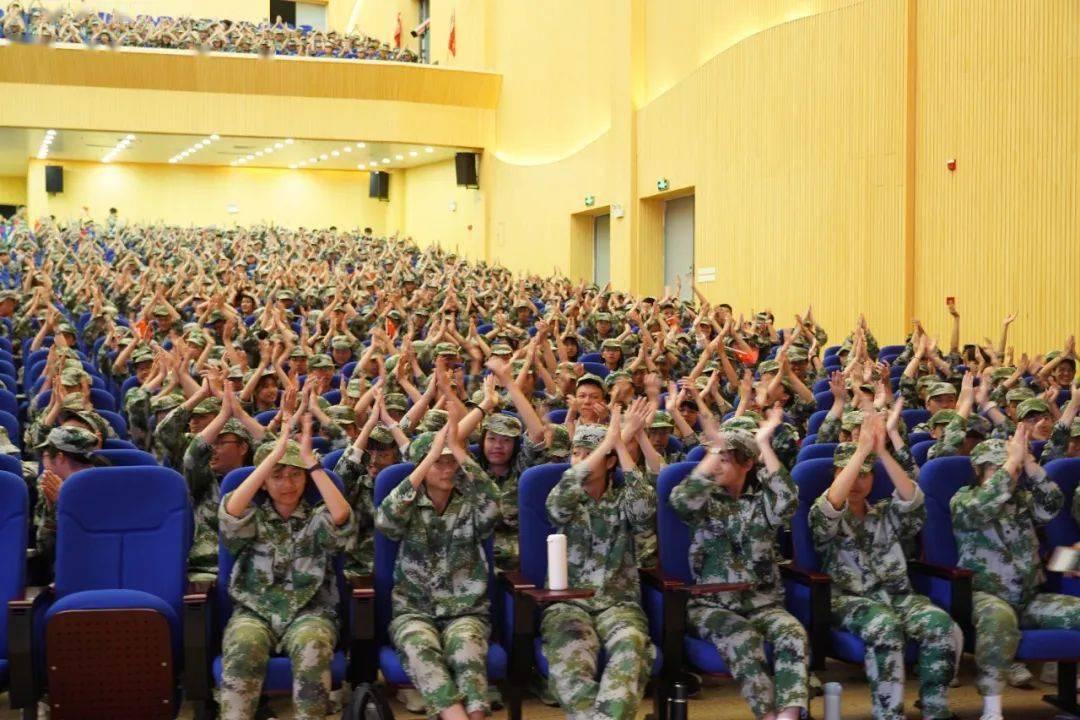 杨紫琼回应与前夫离婚原因,男方有家产要继承,无法生育和平分手